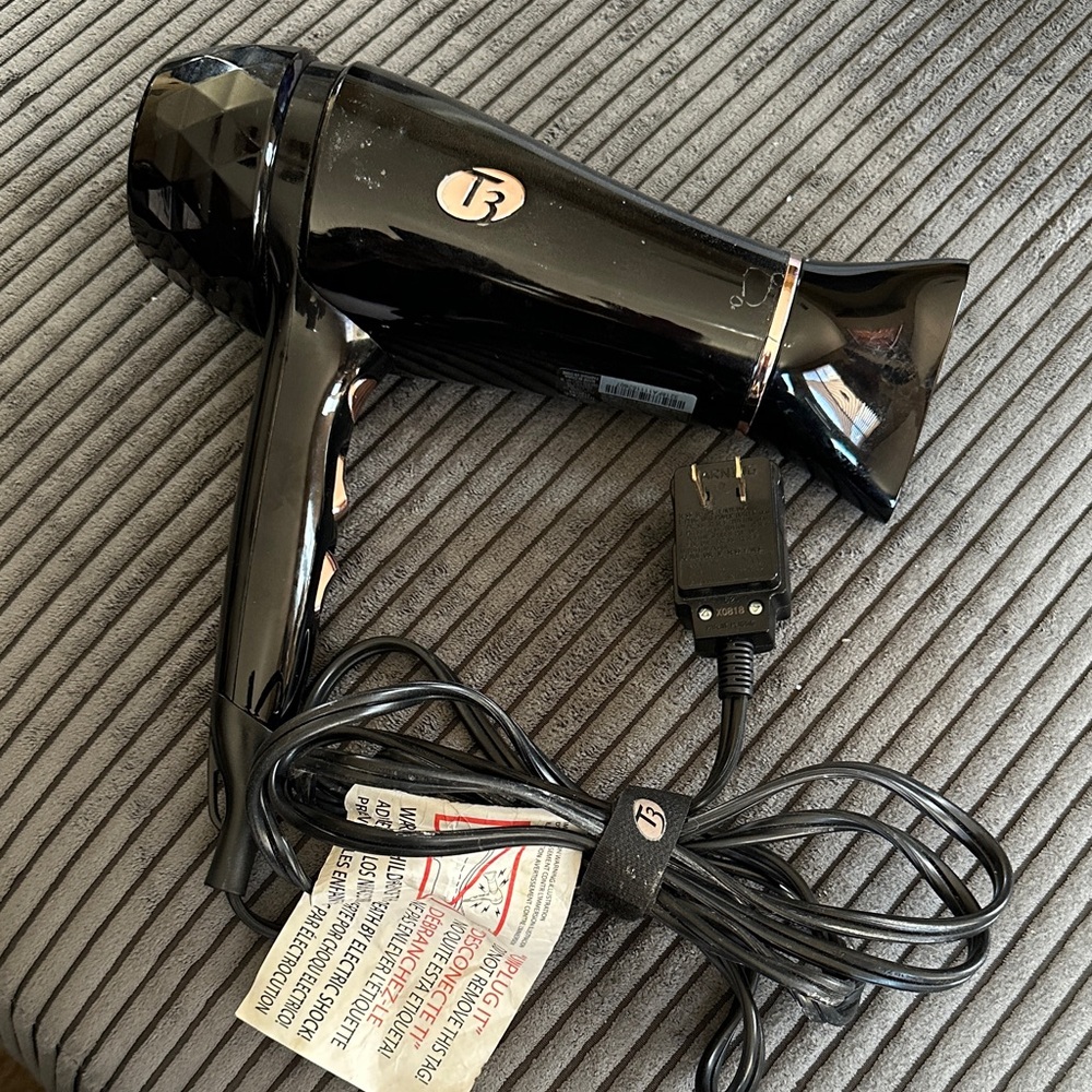 T3 Black Professional Hair Dryer with Concentrator Nozzle